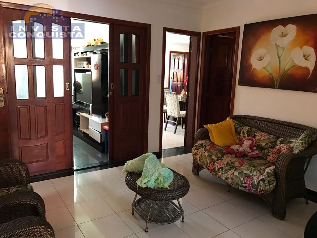 Casa com 3 quartos, à venda - CANDEIAS - VITÓRIA DA CONQUISTA - Invista Conquista