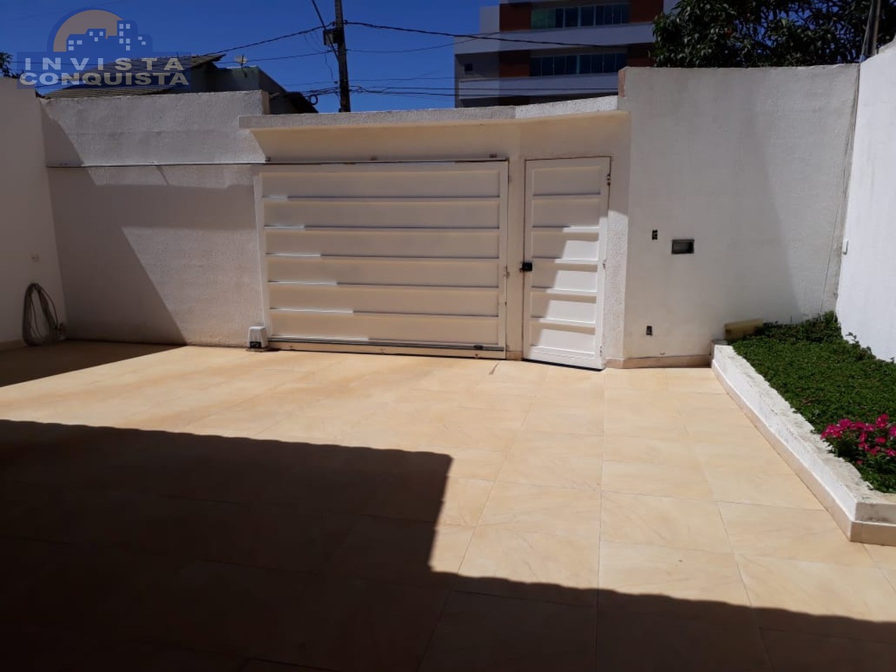 Casa com 3 quartos, 210.00m², à venda - CANDEIAS - VITÓRIA DA CONQUISTA - Invista Conquista