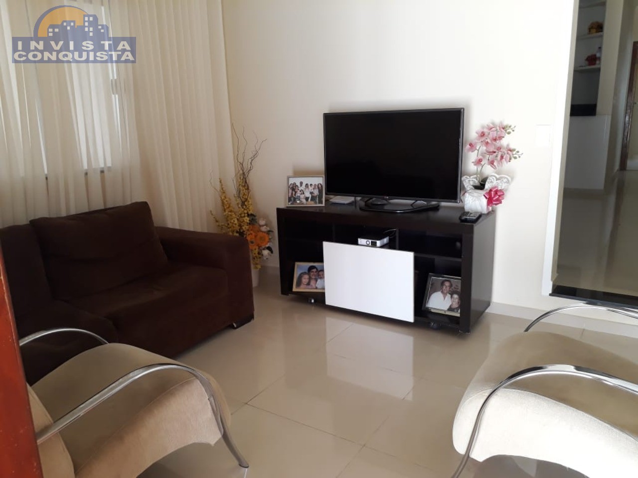 Casa com 3 quartos, 210.00m², à venda - CANDEIAS - VITÓRIA DA CONQUISTA - Invista Conquista