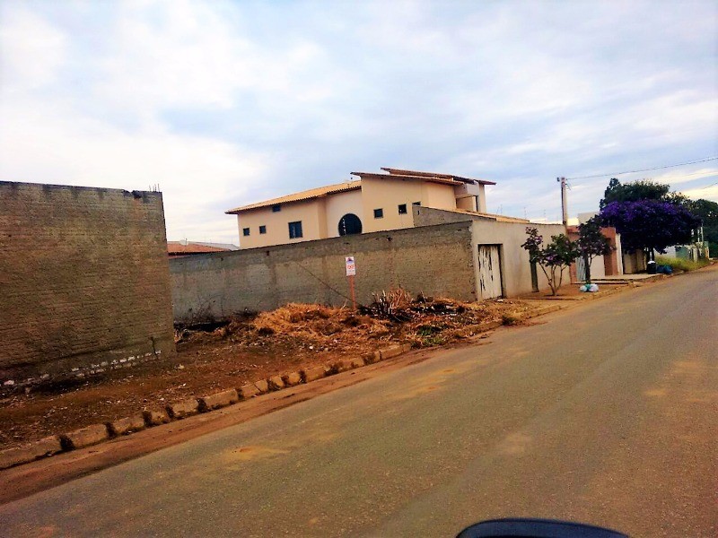 TERRENO NO JARDIM DAS CANDEIAS - Invista Conquista