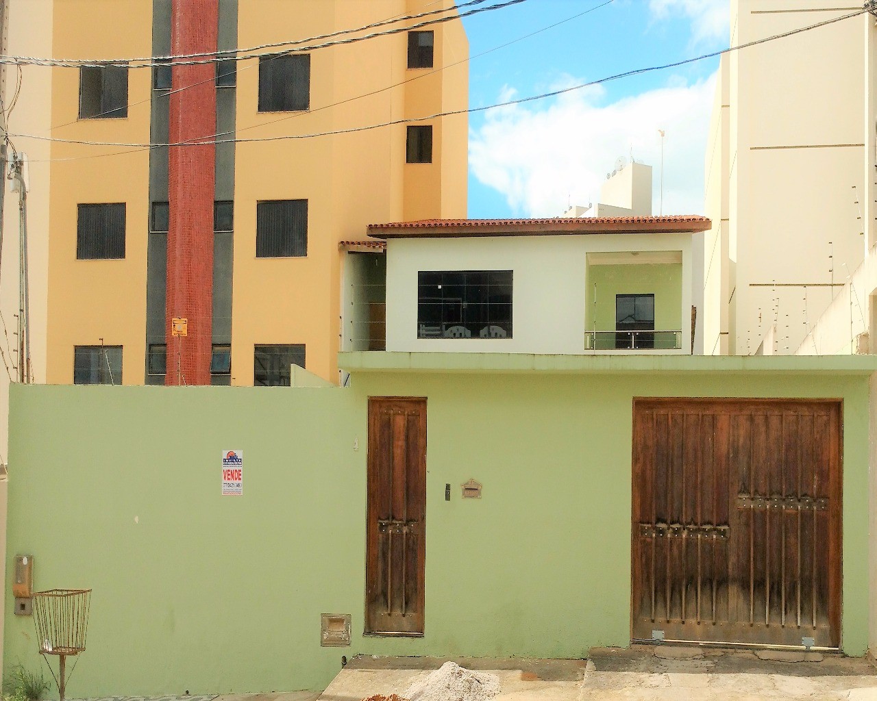 CASA NO CANDEIAS COM PISCINA - Invista Conquista