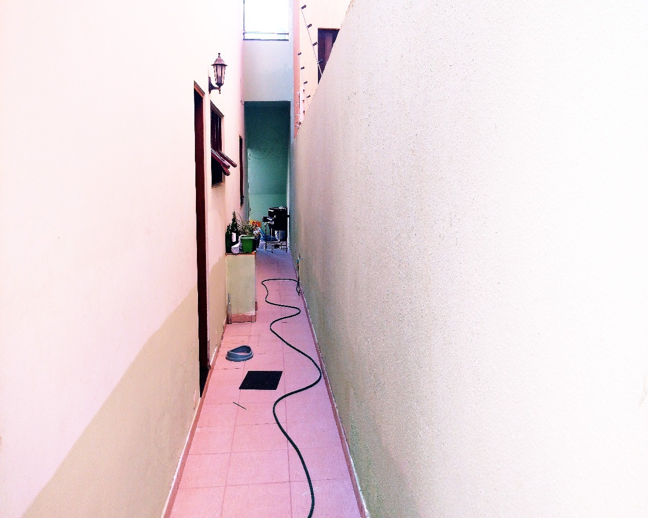 CASA NO CANDEIAS COM PISCINA - Invista Conquista